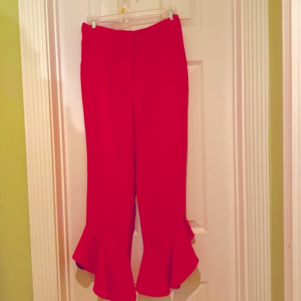 Hot lipstick red flirty Capri pant!
